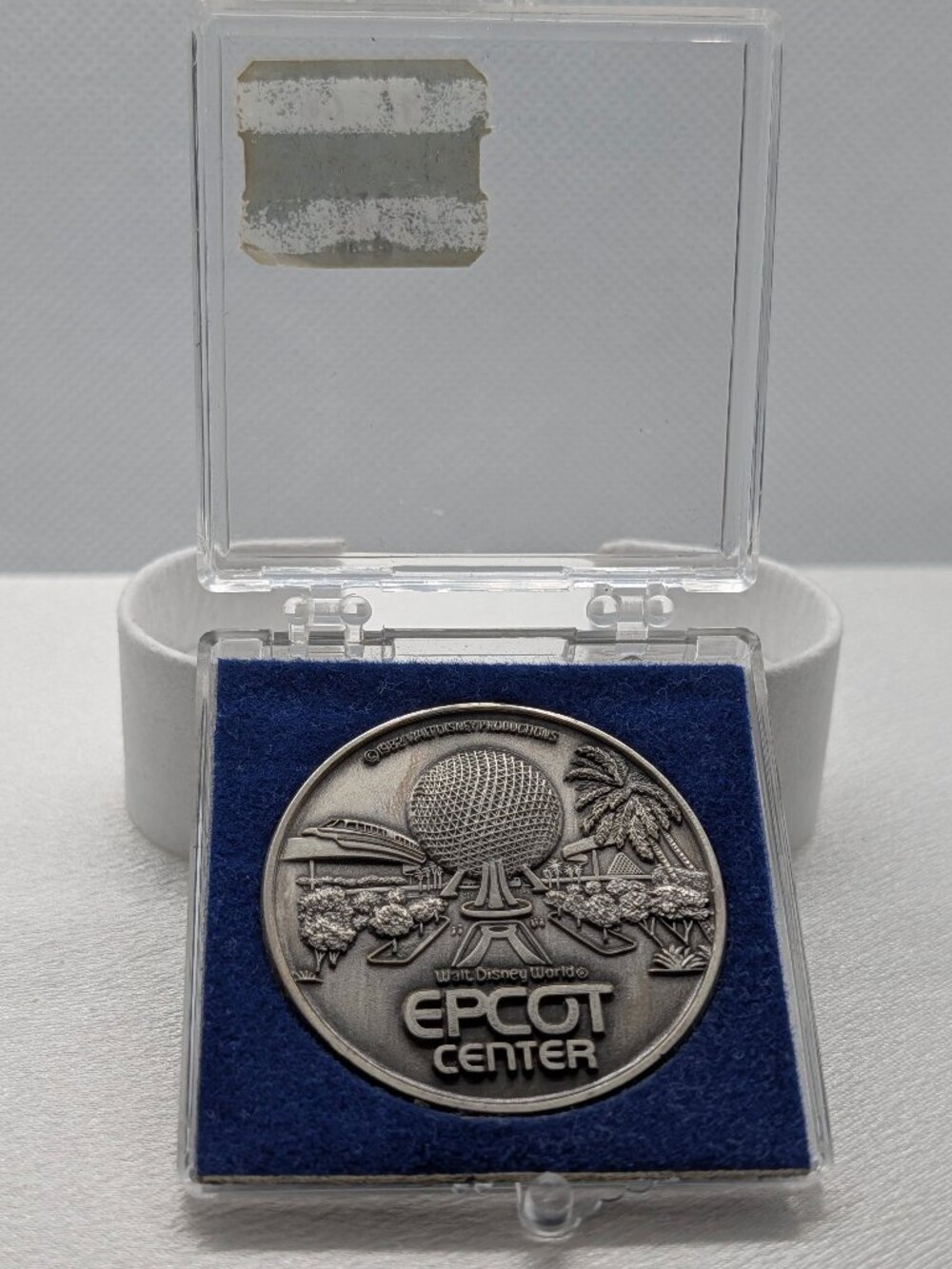 NEW Vintage  1982 Walt Disney Epcot Souvenir Coin Medallion